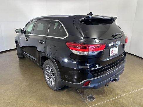 Used 2019 Toyota Highlander XLE AWD/4WD image 12