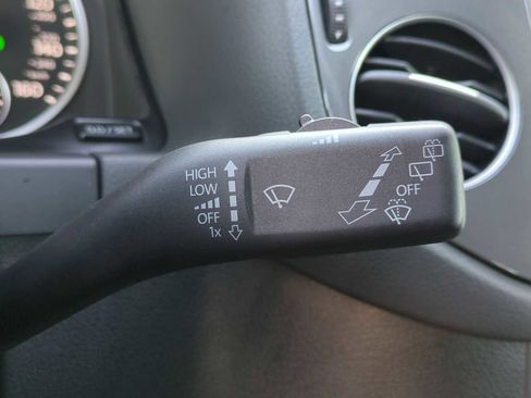 Used 2017 Volkswagen Tiguan Limited image 24