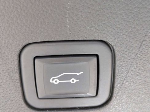 Used 2021 Chevrolet Tahoe LT AWD/4WD image 14