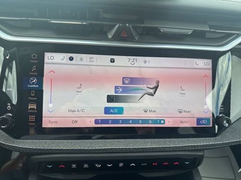 New 2026 Jeep Cherokee Laredo image 16