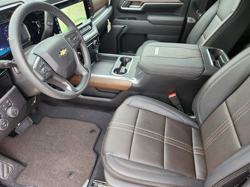 New 2026 Chevrolet Silverado 2500 High Country w/ High Country Premium Package AWD/4WD image 4