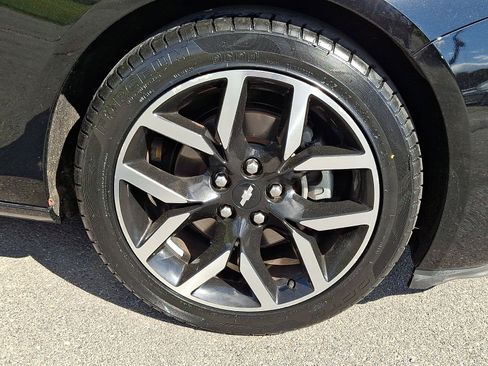 Used 2017 Chevrolet Impala LT FWD image 8