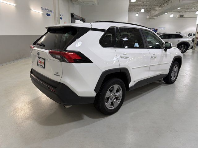 Used 2024 Toyota RAV4 LE AWD/4WD image 9