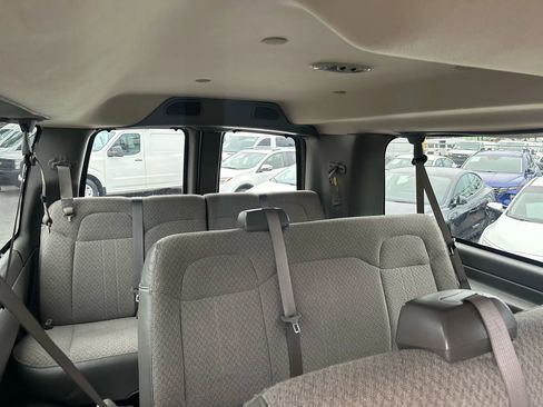 Used 2018 Chevrolet Express 3500 LT w/ LT Preferred Equipment Group image 20