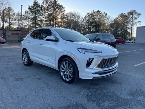 Used 2024 Buick Encore GX Avenir w/ Avenir Technology Package image 6