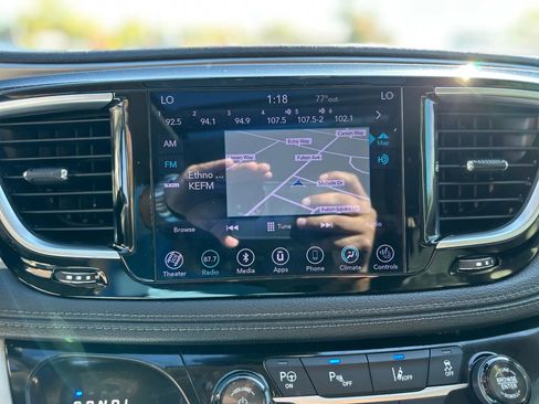 Used 2018 Chrysler Pacifica Limited w/ Advanced Safetytec Group image 20