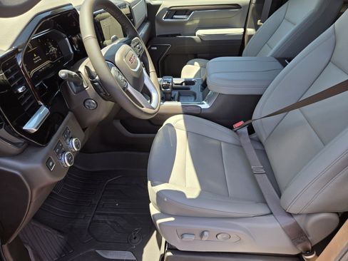 New 2025 GMC Sierra 1500 SLT w/ SLT Premium Package image 6