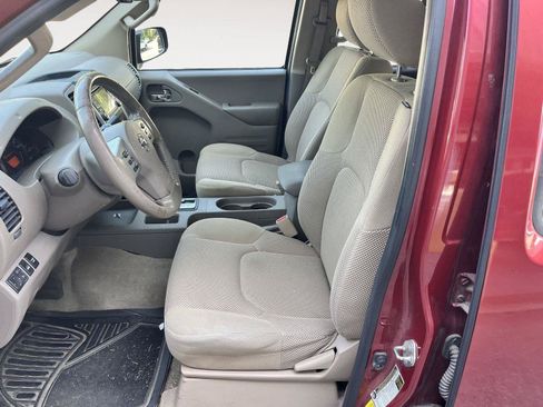 Used 2016 Nissan Frontier SV w/ SV Value Truck Package AWD/4WD image 11