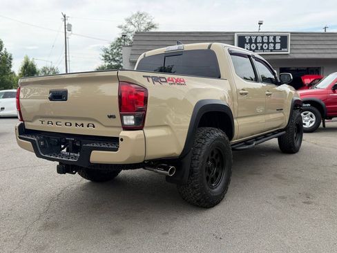 Used 2018 Toyota Tacoma TRD Off-Road w/ Technology Package AWD/4WD image 46