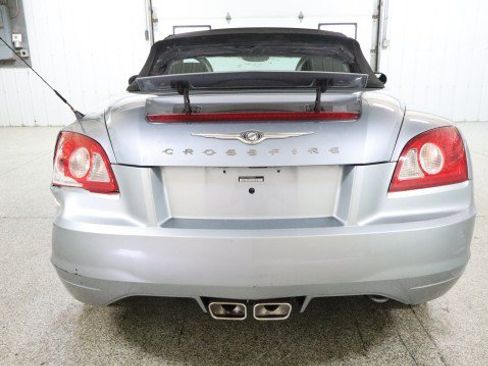 Used 2005 Chrysler Crossfire Limited RWD image 8