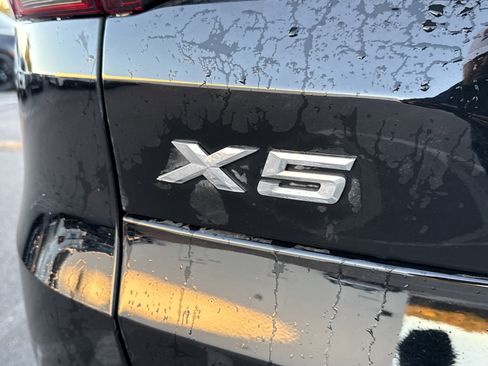 Used 2022 BMW X5 xDrive40i w/ Climate Comfort Package image 46
