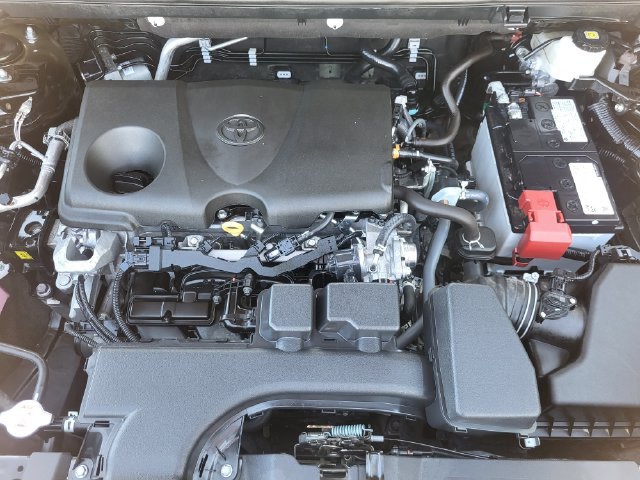 Used 2025 Toyota RAV4 XLE AWD/4WD image 10