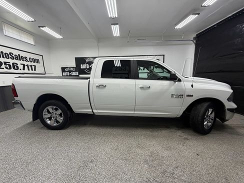 Used 2017 RAM 1500 Big Horn AWD/4WD image 3