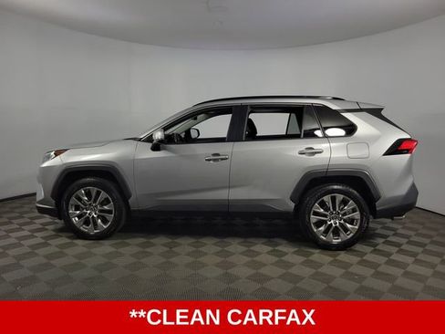 Used 2019 Toyota RAV4 XLE Premium w/ Cold Weather Package FWD image 5
