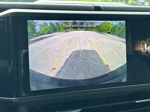 Used 2024 Jeep Wrangler Sport AWD/4WD image 32