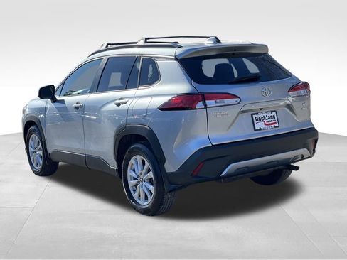 Used 2023 Toyota Corolla Cross LE w/ Moonroof Package AWD/4WD image 5