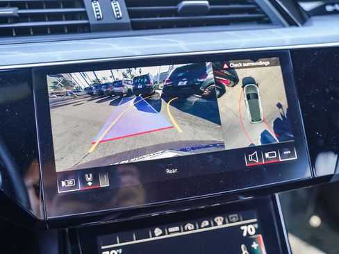 Used 2022 Audi e-tron Chronos w/ Chronos Package image 25