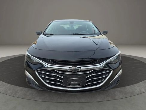 Used 2019 Chevrolet Malibu LS image 2