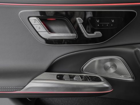 Used 2025 Mercedes-Benz E 450 4MATIC All-Terrain Wagon image 32