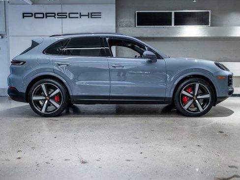 New 2026 Porsche Cayenne S AWD/4WD image 9