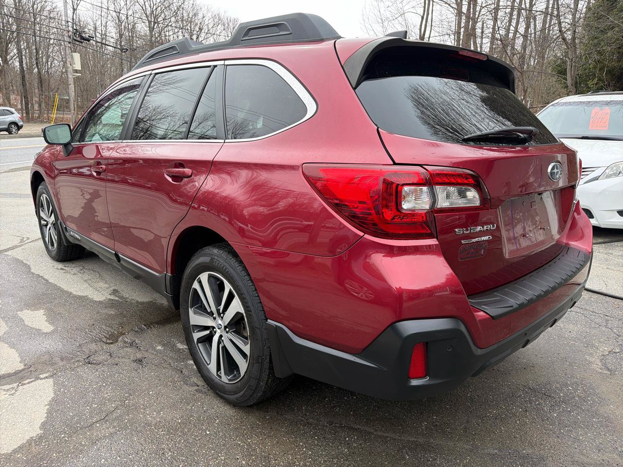 Used 2018 Subaru Outback 2.5i Limited AWD/4WD image 3