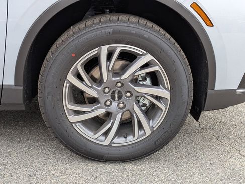 New 2026 Lincoln Corsair Premiere image 13