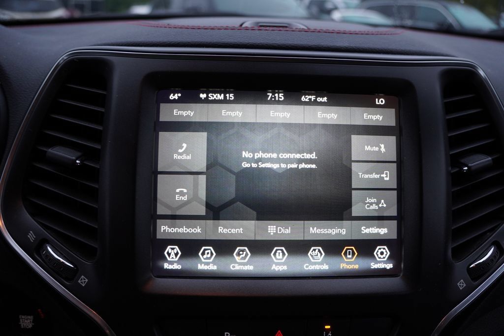 Used 2021 Jeep Cherokee Trailhawk w/ Premium Leather Package AWD/4WD image 5