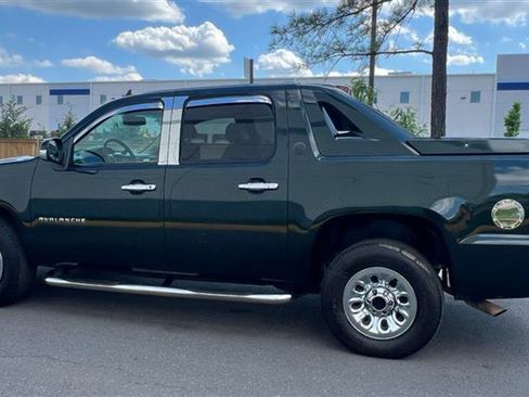 Used 2013 Chevrolet Avalanche LT RWD image 12