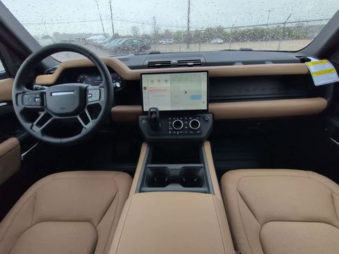 New 2026 Land Rover Defender 130 X-Dynamic SE AWD/4WD image 15