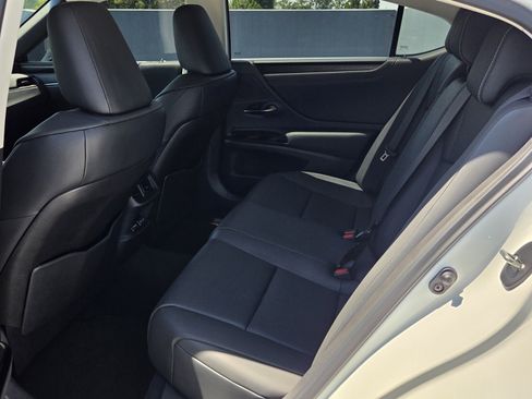 Used 2025 Lexus ES 350 w/ Accessory Package (Z2) FWD image 15