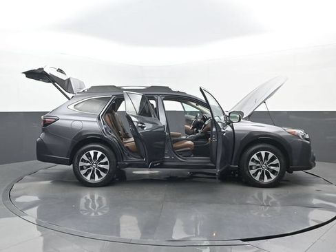 Used 2023 Subaru Outback Touring AWD/4WD image 31