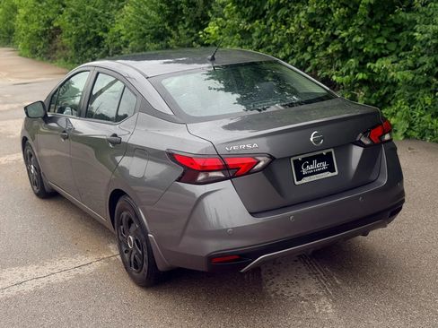 Used 2020 Nissan Versa S FWD image 12