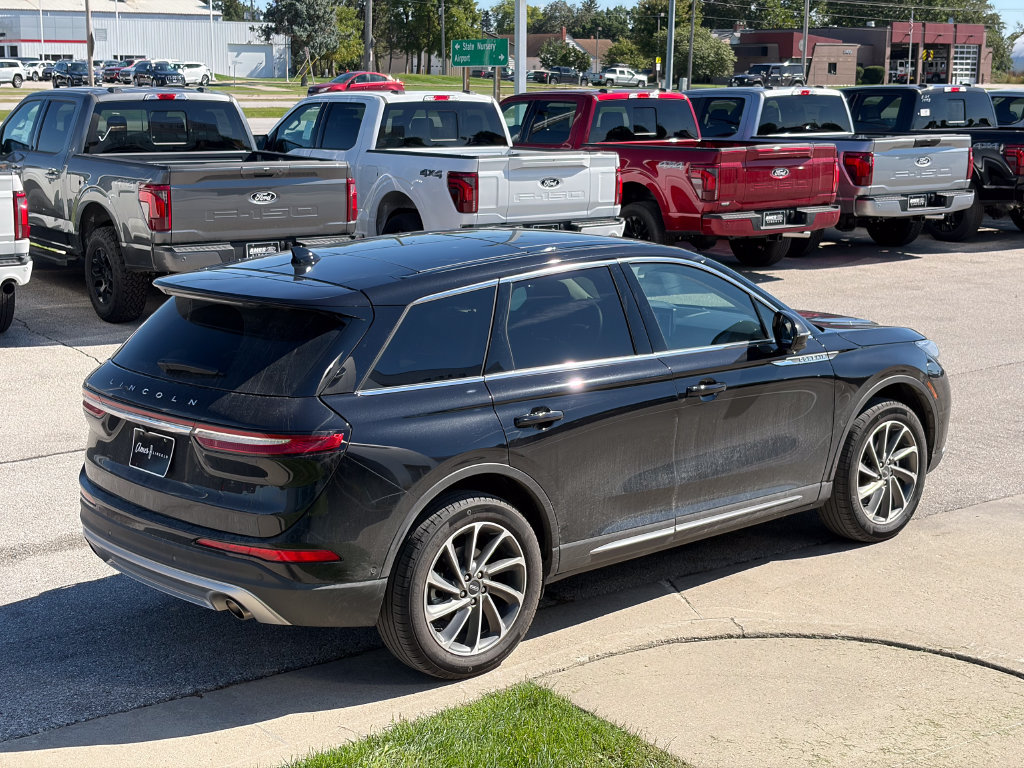 Certified 2023 Lincoln Corsair AWD w/ Equipment Group 102A image 6