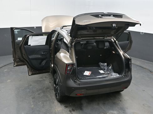 New 2026 Nissan Kicks SR image 43