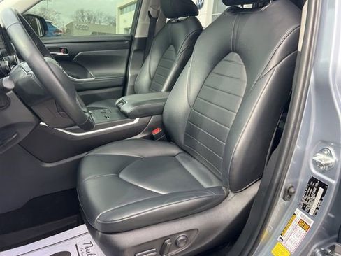 Used 2023 Toyota Highlander XLE image 27