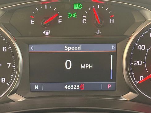 Used 2024 GMC Terrain SLT image 33