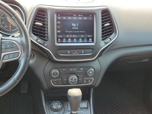 Used 2021 Jeep Cherokee Latitude Lux w/ Comfort/Convenience Group AWD/4WD image 24