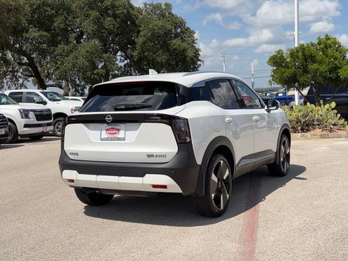 Used 2025 Nissan Kicks SR w/ SR Premium Package AWD/4WD image 5