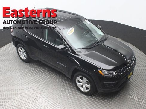 Used 2019 Jeep Compass Latitude w/ Cold Weather Group image 3
