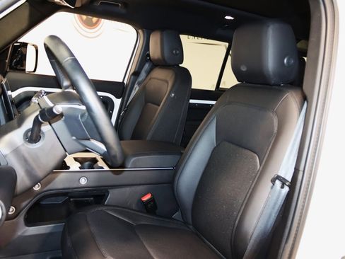 Used 2025 Land Rover Defender 110 S image 42