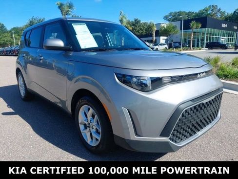 Used 2025 Kia Soul LX w/ LX Technology Package FWD image 3