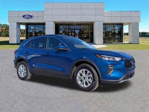 Certified 2023 Ford Escape Active w/ Tech Pack #2 image 2