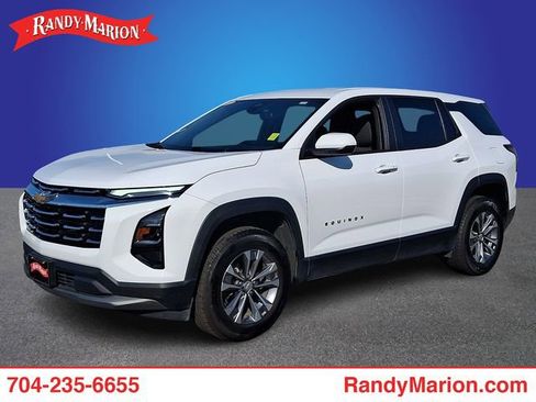 Used 2025 Chevrolet Equinox LT AWD/4WD image 1
