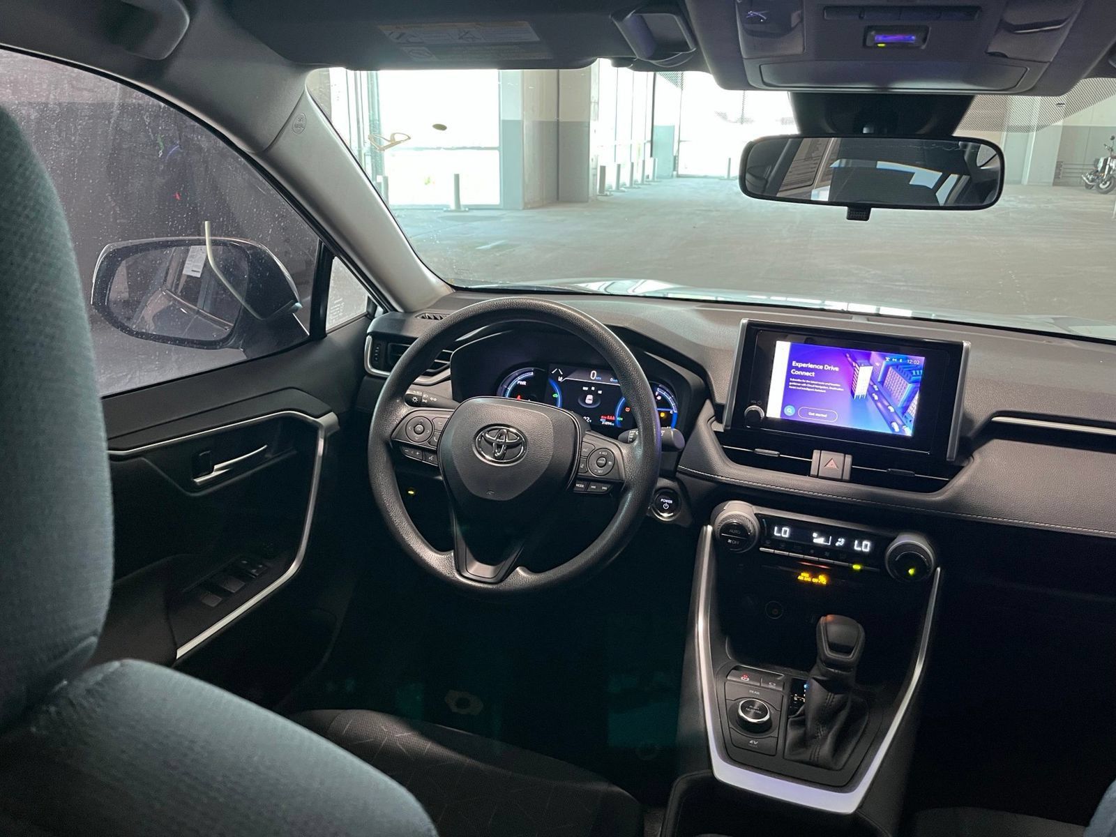 Used 2025 Toyota RAV4 XLE AWD/4WD image 35