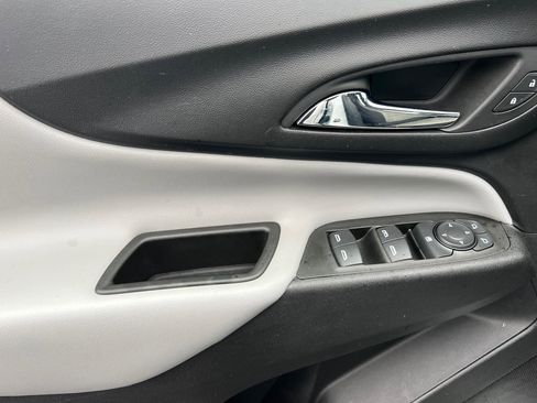 Used 2022 Chevrolet Equinox LS image 8