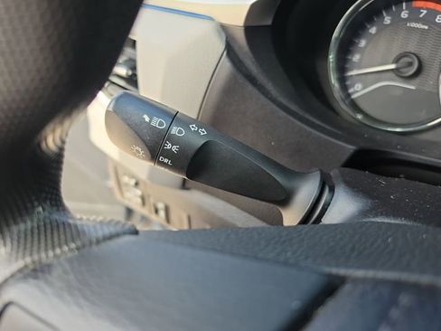 Used 2015 Toyota Corolla LE FWD image 23