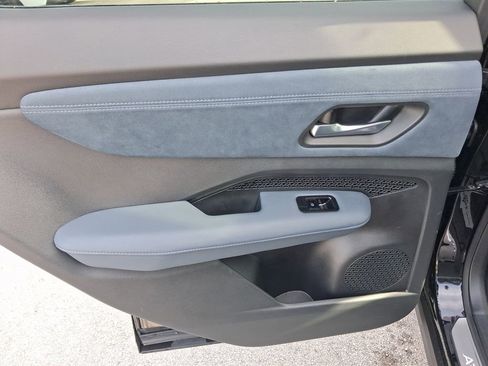 Certified 2023 Nissan Ariya AWD/4WD image 11