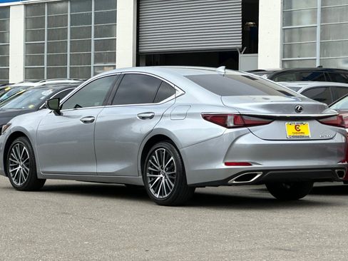 Used 2025 Lexus ES 350 w/ Premium Package FWD image 6