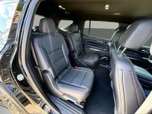 Used 2025 Chevrolet Traverse Z71 w/ Enhanced Driving Package AWD/4WD image 28