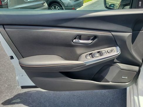 Used 2023 Nissan Sentra SR w/ SR Premium Package FWD image 13